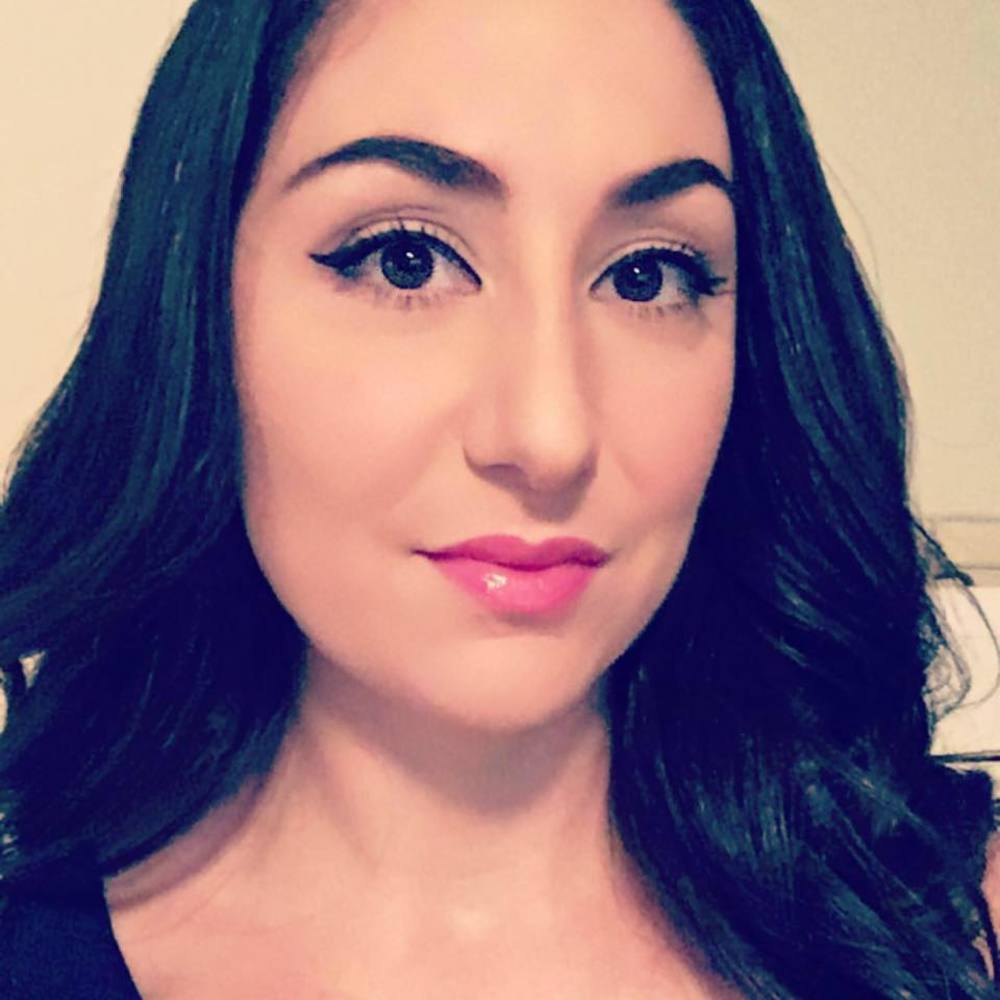 Meet your Posher, Danielle